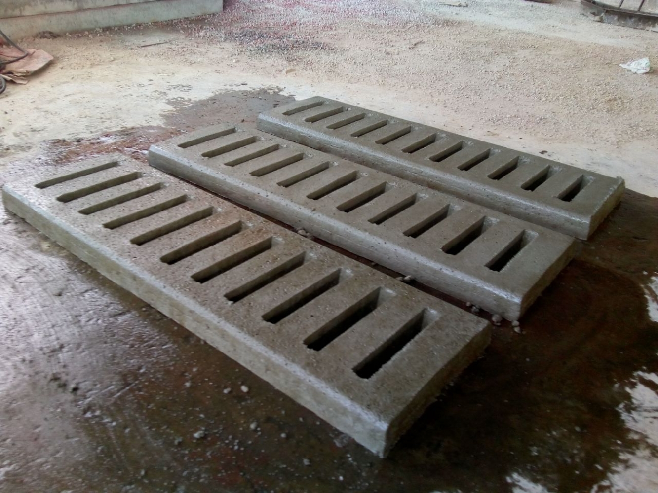 Canaletas e grelhas em concreto