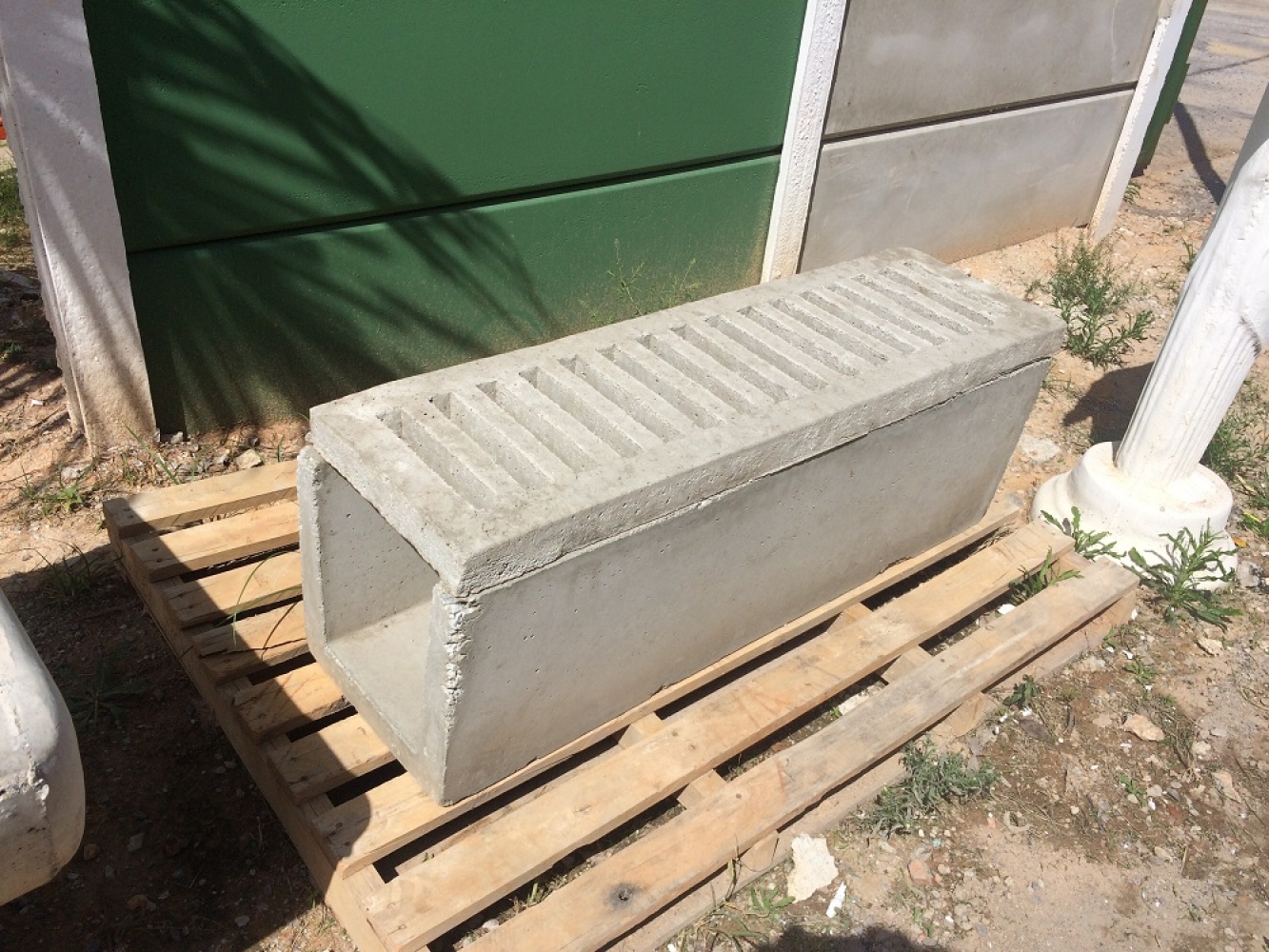 Canaletas e grelhas em concreto