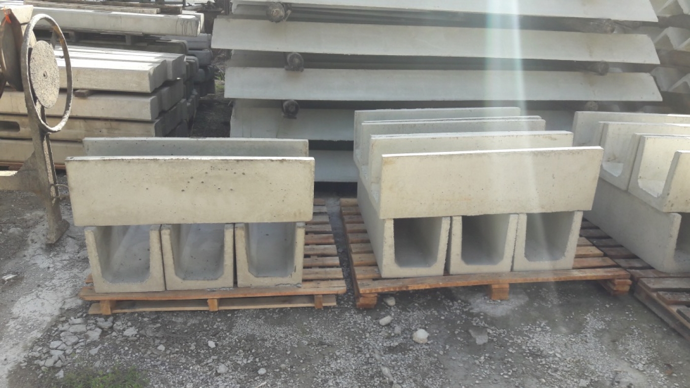 Canaletas e grelhas em concreto