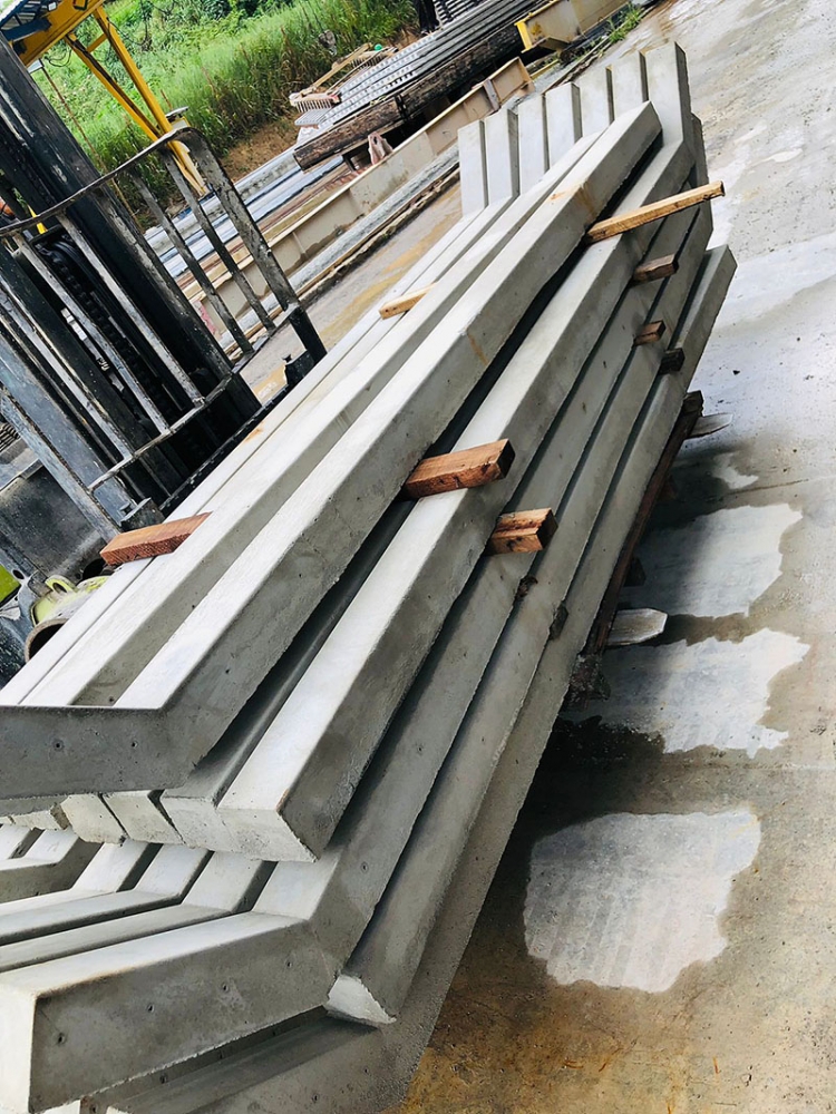 Mourão seção quadrada