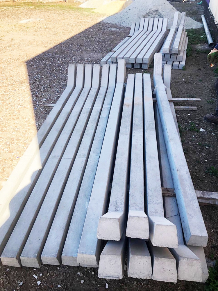 Mourão seção quadrada